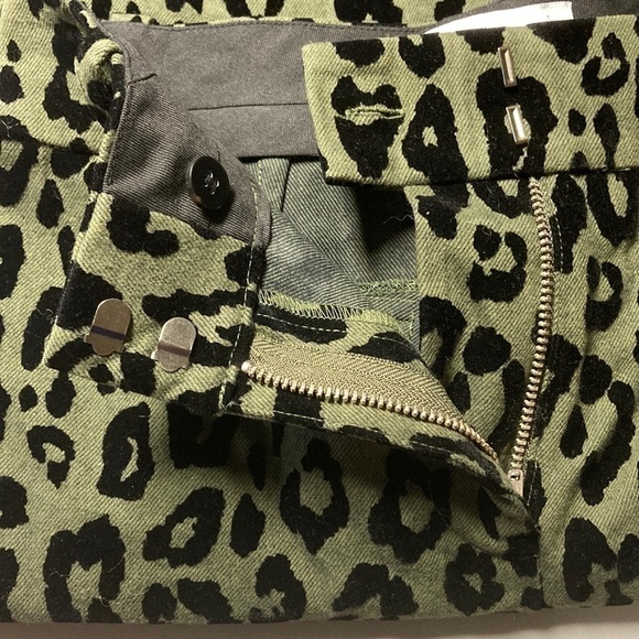 Derek Lam 10 Crosby Kick Flare Green & Black Leopard Print Jeans/Pants - Picture 9 of 13